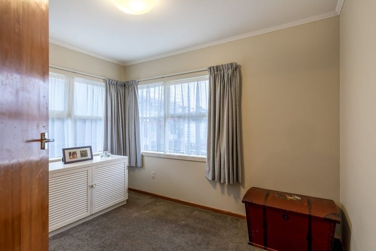 Photo of property in 26 Barron Drive, Green Bay, Auckland, 0604