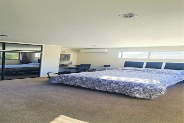 Photo of property in 1/56 Heathcote Road, Castor Bay, Auckland, 0620