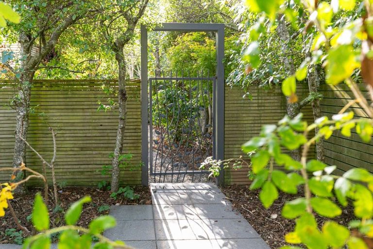 Photo of property in 8 Lochiel Road, Khandallah, Wellington, 6035