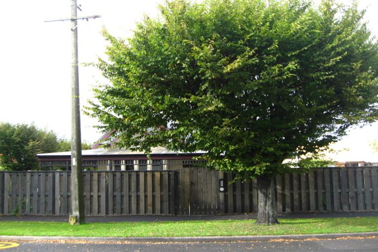 Photo of property in 77 Neville Street, Caversham, Dunedin, 9012