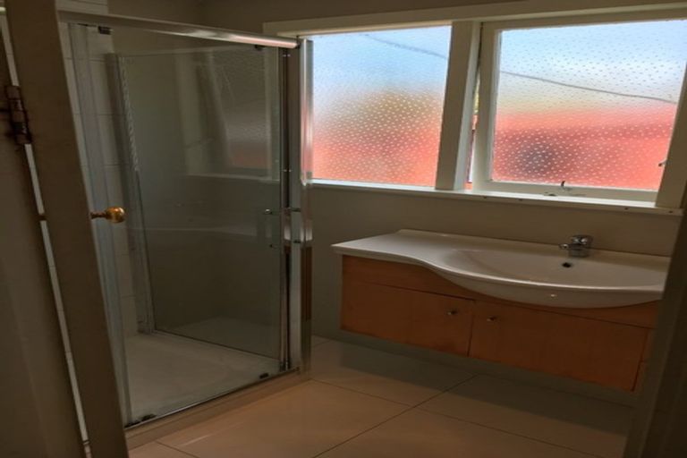 Photo of property in 71 Glenview Road, Glen Eden, Auckland, 0602