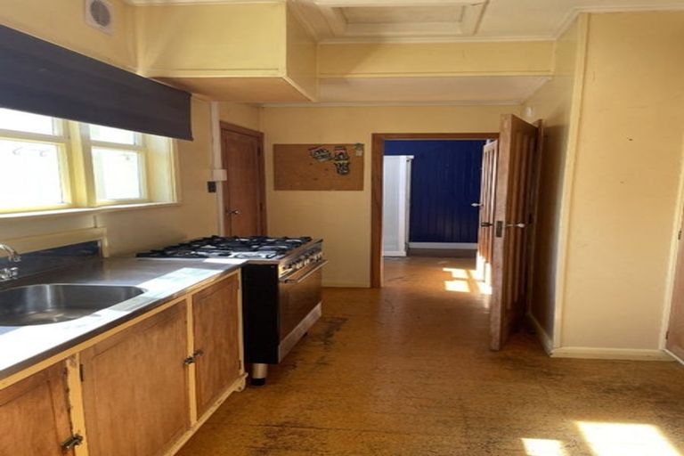 Photo of property in 22 Savage Crescent, West End, Palmerston North, 4412