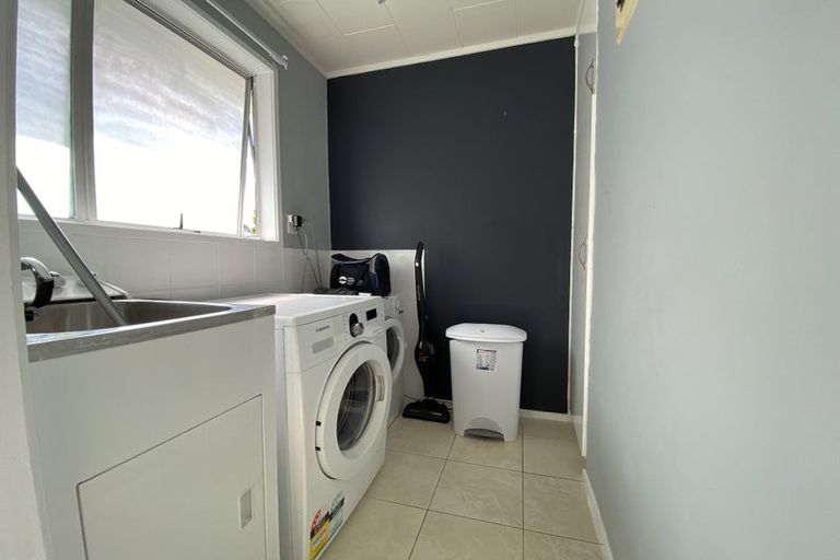 Photo of property in 36 Lavery Place, Sunnynook, Auckland, 0632