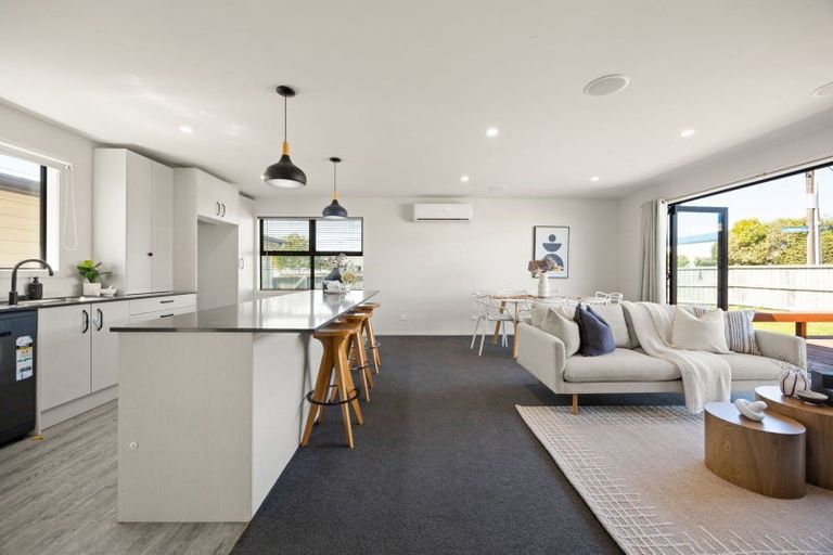 Photo of property in 100 Morrow Avenue, St Andrews, Hamilton, 3200