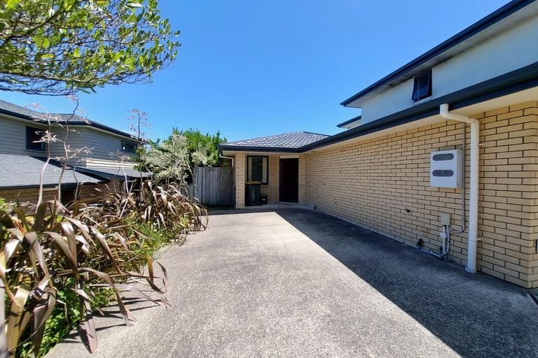 Photo of property in 45 Kittiwake Drive, Schnapper Rock, Auckland, 0632