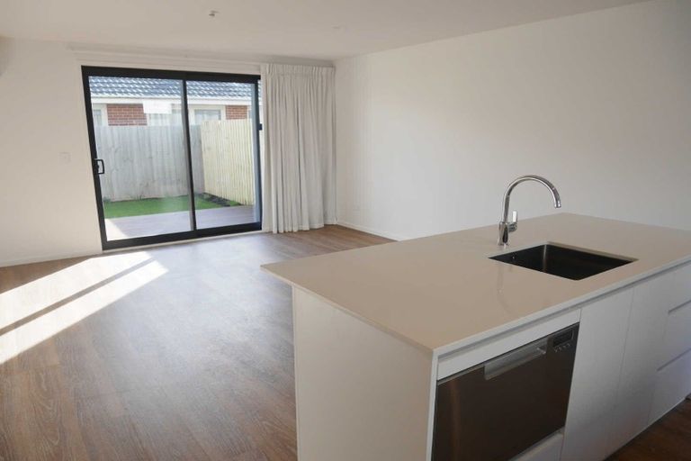 Photo of property in 3/23 Hills Road, Edgeware, Christchurch, 8013