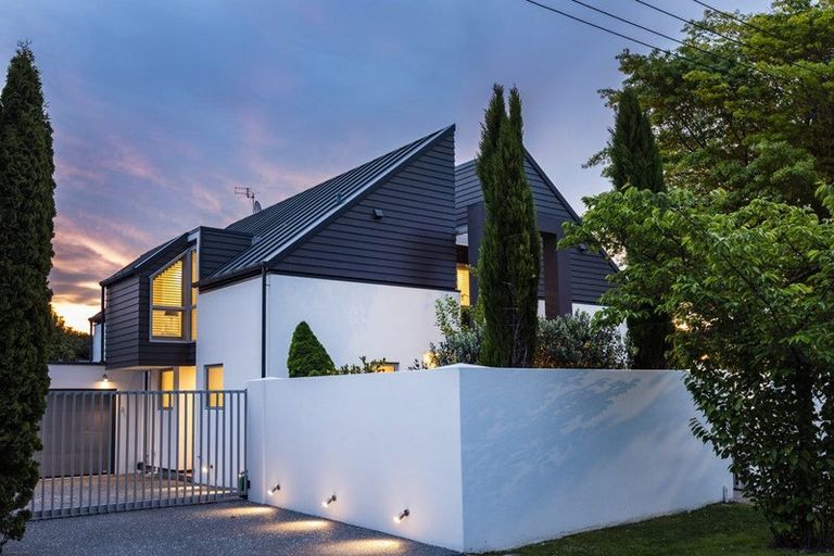 Photo of property in 17 Helmores Lane, Merivale, Christchurch, 8014