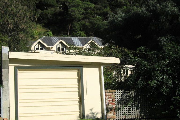 Photo of property in 30 Nikau Street, Eastbourne, Lower Hutt, 5013