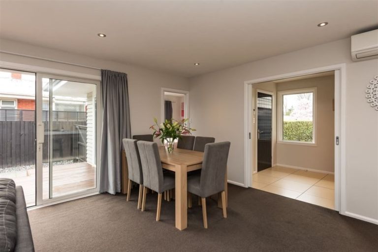 Photo of property in 28 Woodford Terrace, Ilam, Christchurch, 8053