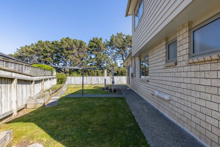 Photo of property in 17 Tasman Close, Aotea, Porirua, 5024