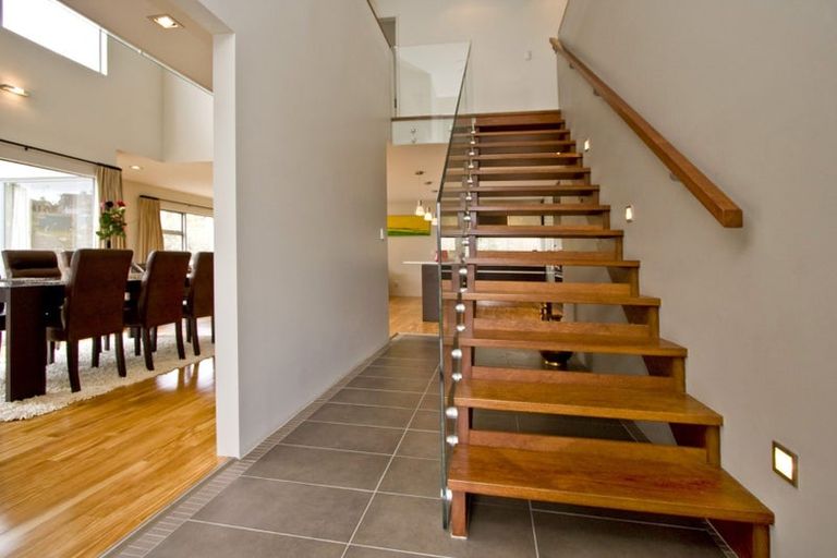 Photo of property in 3 Harrowglen Drive, Northcross, Auckland, 0632