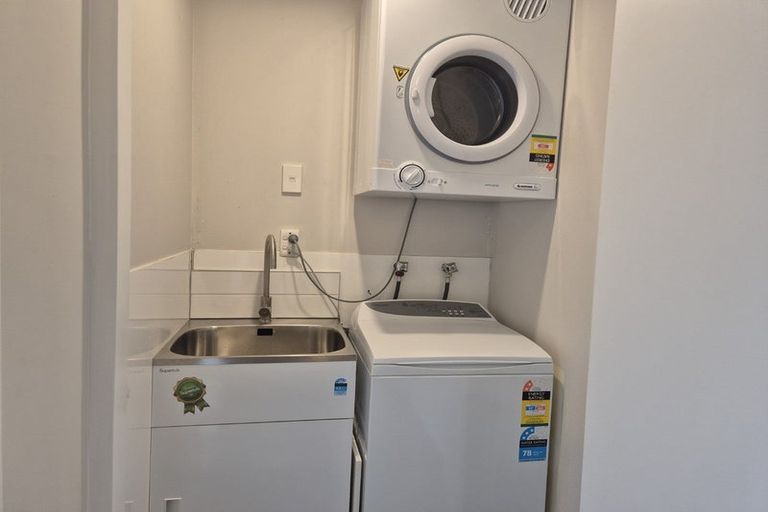 Photo of property in 22 Dominica Crescent, Grenada Village, Wellington, 6037