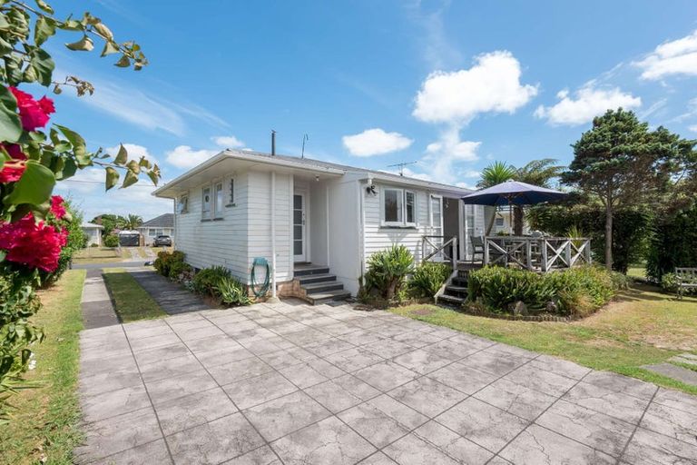 Photo of property in 26 Awatere Street, Clover Park, Auckland, 2023