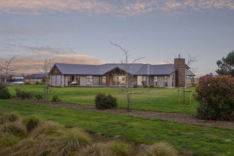 Photo of property in 14 Kingsdowne Drive, West Melton, 7618