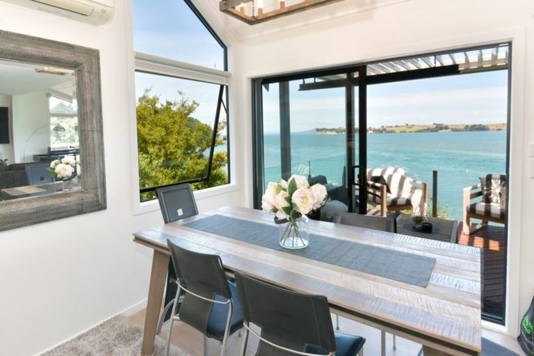 Photo of property in 254 Wade River Road, Wade Heads, Whangaparaoa, 0932