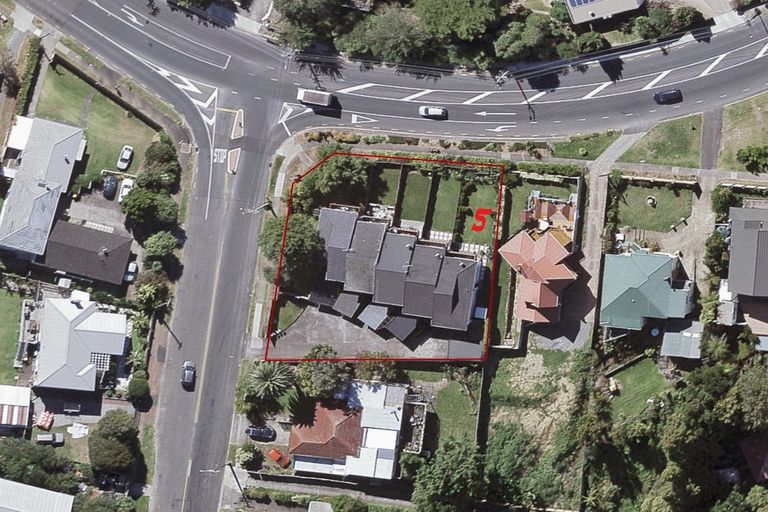 Photo of property in 5/60 West Coast Road, Glen Eden, Auckland, 0602