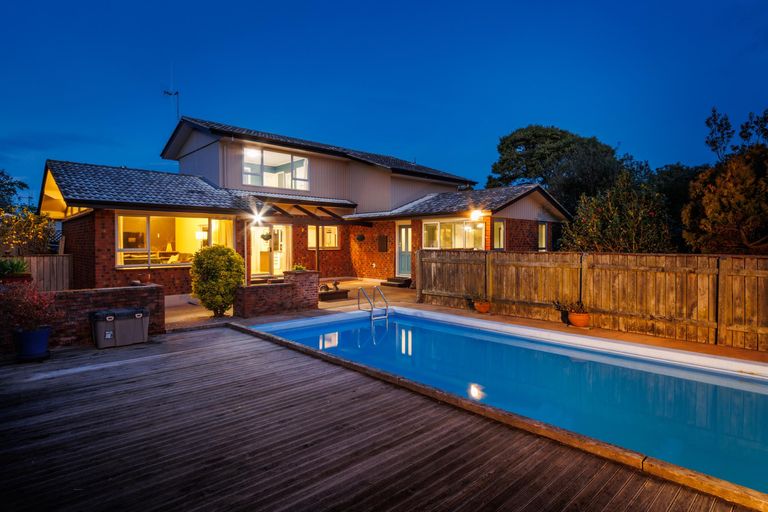 Photo of property in 56 Karina Terrace, Roslyn, Palmerston North, 4414