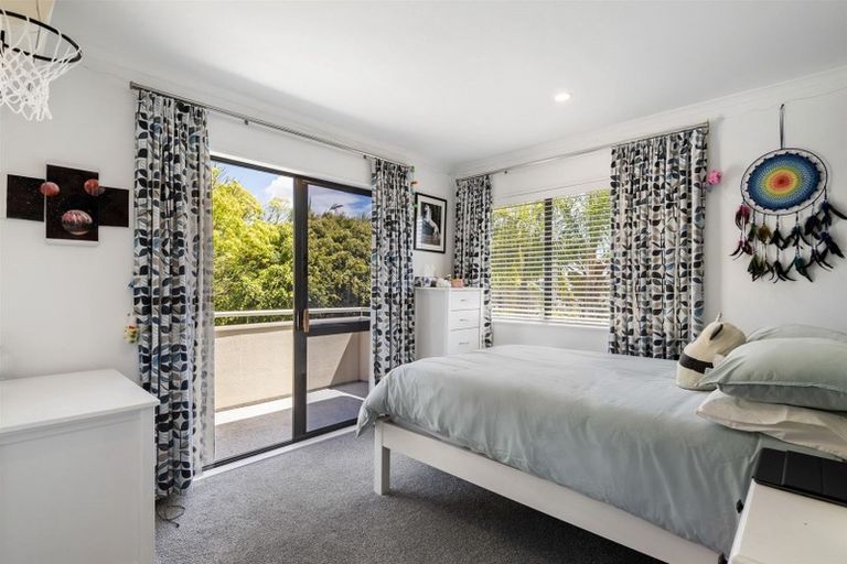 Photo of property in 1/45 Weatherly Road, Torbay, Auckland, 0630