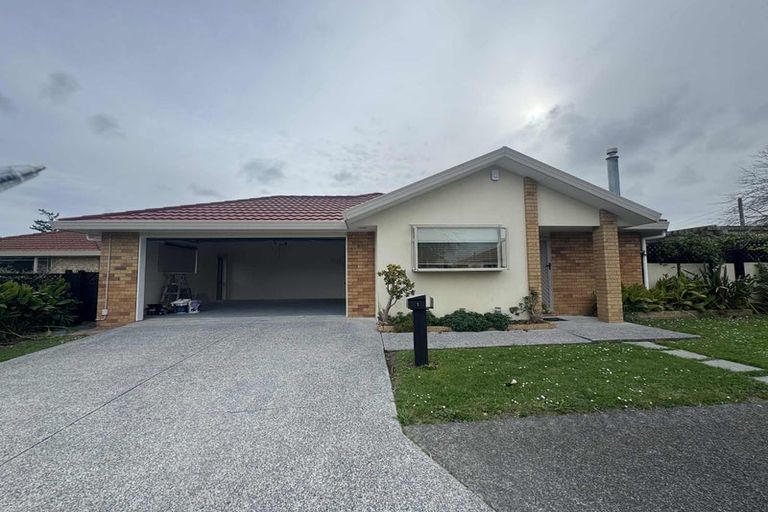Photo of property in 1 Swanson Oaks, Swanson, Auckland, 0612