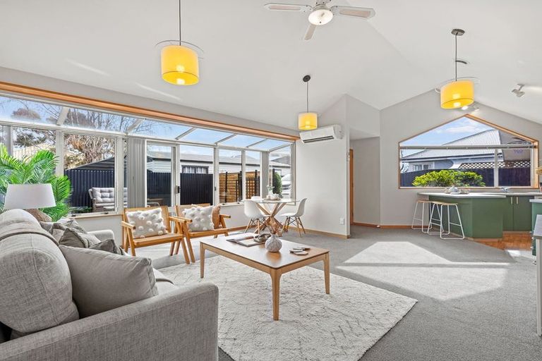 Photo of property in 2/73 Vagues Road, Northcote, Christchurch, 8052