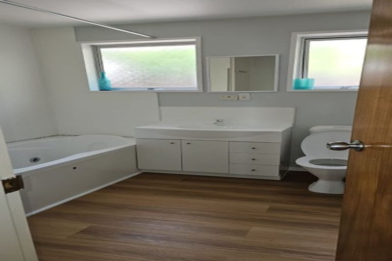 Photo of property in 1/94 Oxford Street, Lyttelton, 8082