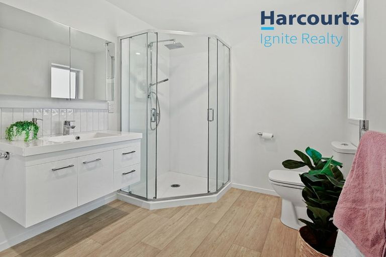 Photo of property in 23a Lane Road, Weymouth, Auckland, 2103