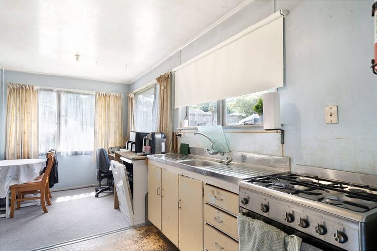 Photo of property in 107 Captain Scott Road, Glen Eden, Auckland, 0602