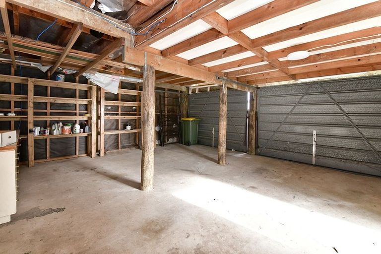 Photo of property in 11 Albert Hall Drive, Red Beach, 0932