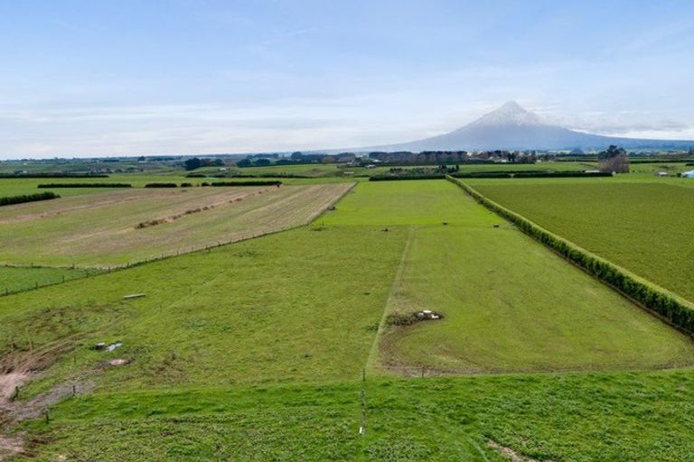 Photo of property in 357 Katene Road, Normanby, Hawera, 4675