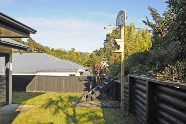 Photo of property in 5b Peter Button Place, Johnsonville, Wellington, 6037