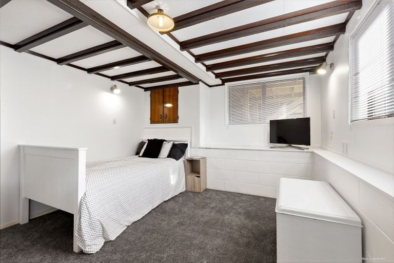 Photo of property in 21 Anzac Road, Pukekohe, 2120