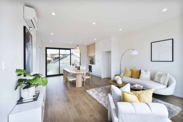 Photo of property in 8/6 Shakespeare Road, Milford, Auckland, 0620