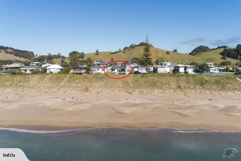Photo of property in 28 Hall Road, Pataua North, Whangarei, 0175