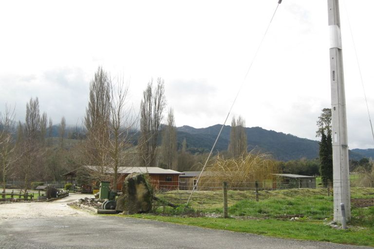 Photo of property in 34 Grey Street, Murchison, 7007