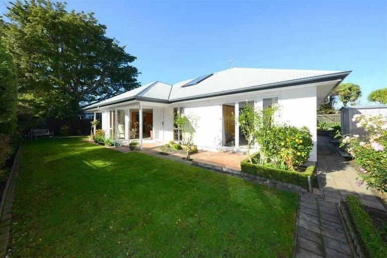Photo of property in 1/94a Maidstone Road, Ilam, Christchurch, 8041