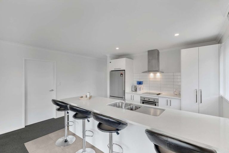 Photo of property in 17 Perla Road, Pukekohe, 2120