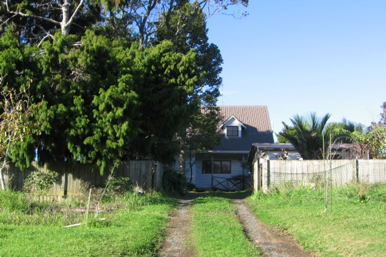 Photo of property in 8 Tane Road, Laingholm, Auckland, 0604