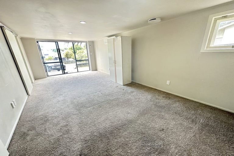 Photo of property in 86 Marlborough Avenue, Glenfield, Auckland, 0629