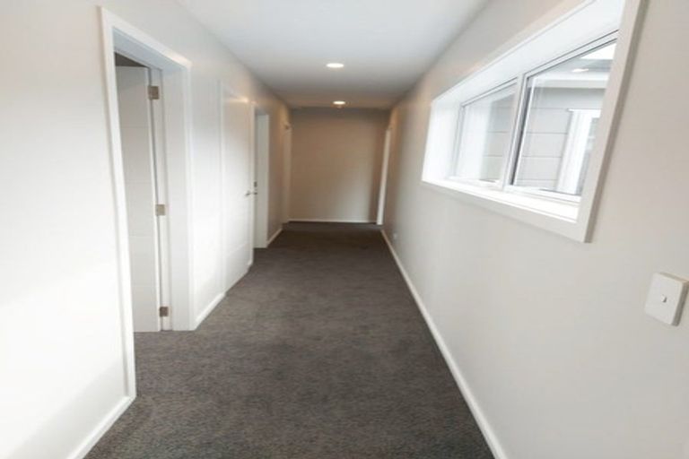 Photo of property in 4 Thornbury Lane, Timberlea, Upper Hutt, 5018