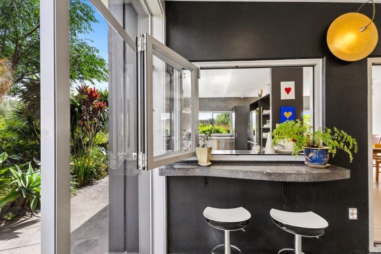 Photo of property in 30 Wiroa Road, Kerikeri, 0293