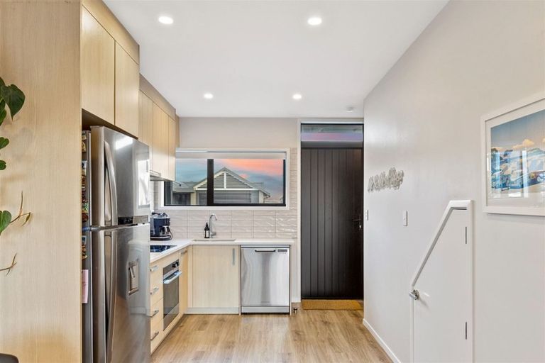 Photo of property in 35 Treloar Crescent, Hobsonville, Auckland, 0616