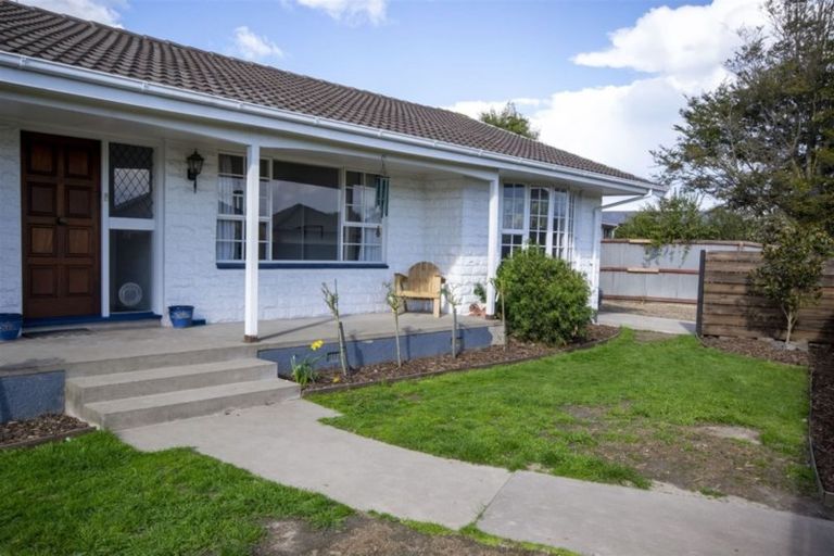 Photo of property in 8 Gibbs Drive, Woodend, 7610