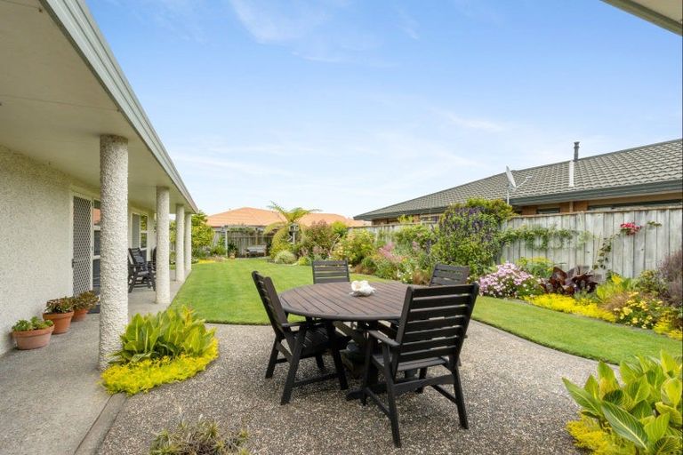 Photo of property in 9 Knightsbridge Place, Taradale, Napier, 4112