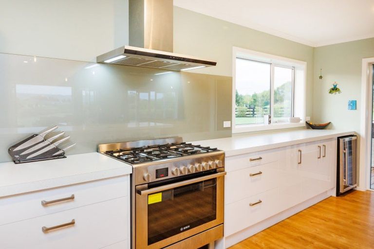 Photo of property in 21 Loveston Lane, Kelvin Grove, Palmerston North, 4470