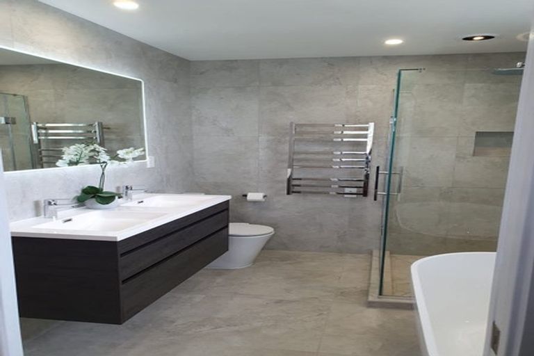 Photo of property in 456 Beach Road, Murrays Bay, Auckland, 0630