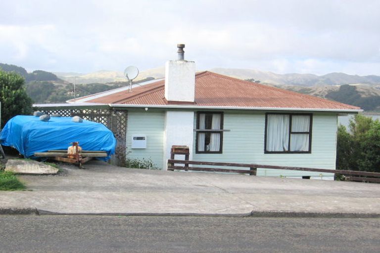 Photo of property in 71 Waiuta Street, Titahi Bay, Porirua, 5022