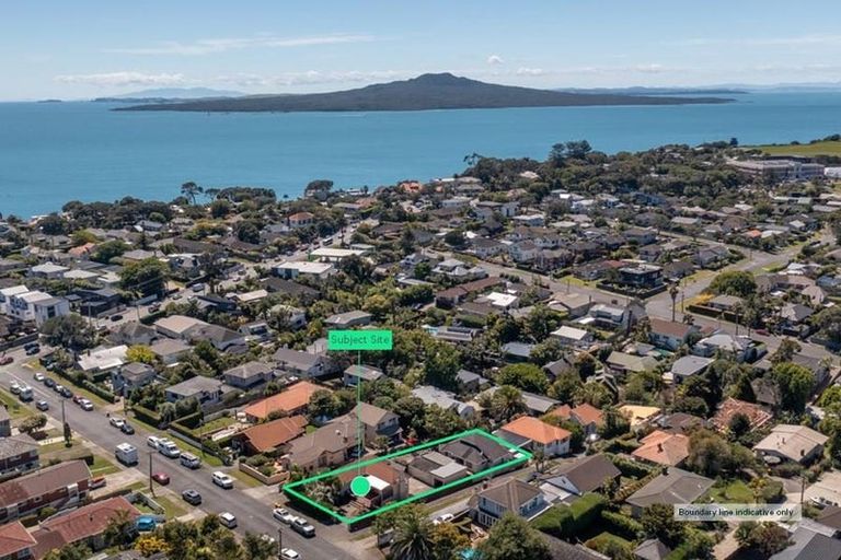 Photo of property in 1/22 Onepoto Road, Hauraki, Auckland, 0622