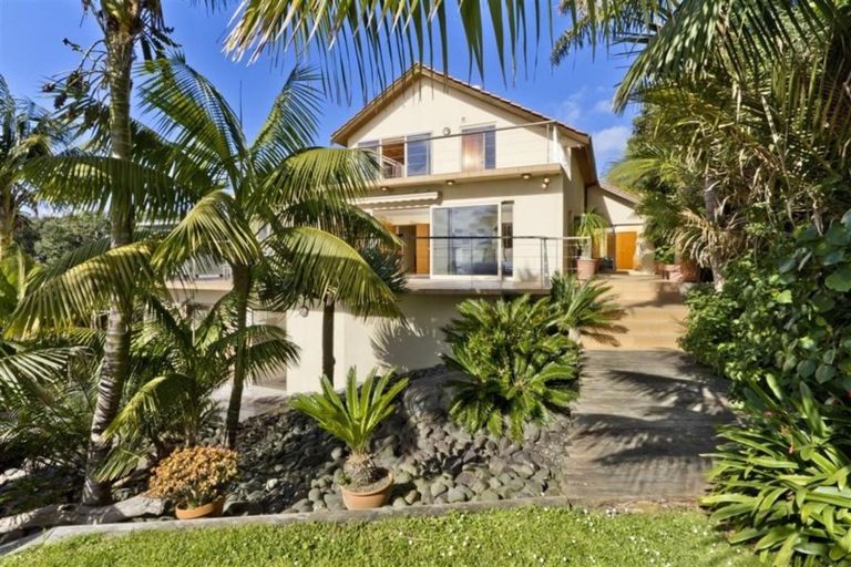 Photo of property in 70 Cliff Road, Torbay, Auckland, 0630