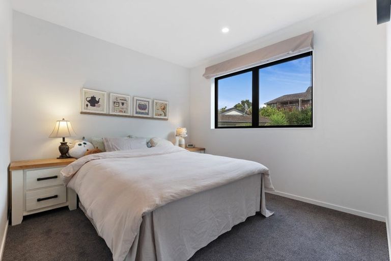 Photo of property in 116d Oaktree Avenue, Browns Bay, Auckland, 0630