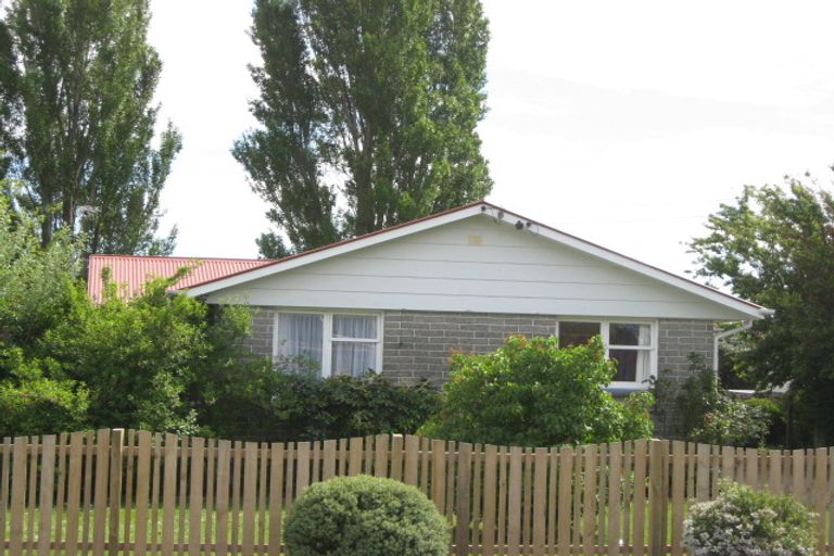 Photo of property in 25 Momorangi Crescent, Redwood, Christchurch, 8051
